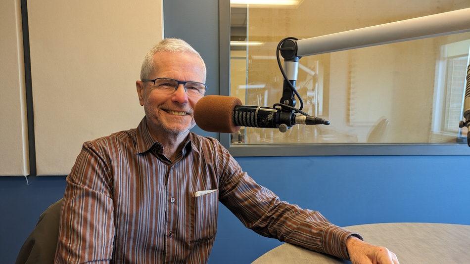Bald Eagles vs Canada Geese on Crescent lake